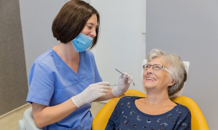 Dr Erika Balazs et une patiente