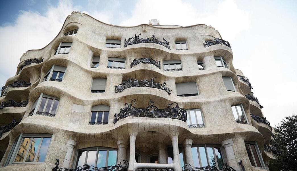 tourisme dentaire à barcelone : la casa mila