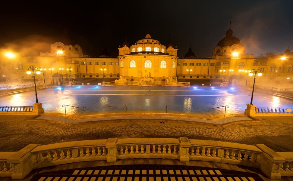 tourisme dentaire à budapest : les bains gellert