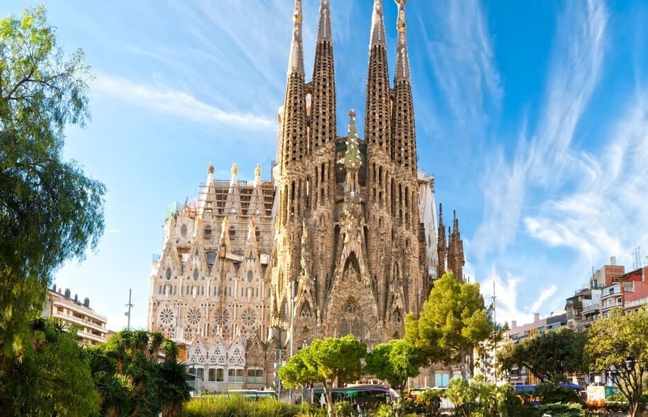 tourisme dentaire à barcelone : la sagrada familia