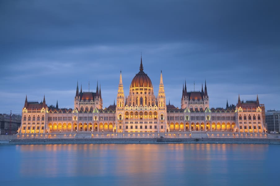 tourisme dentaire à budapest : le parlement