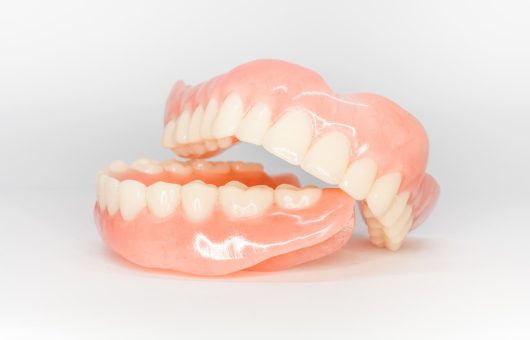 prothèse dentaire provisoire complète supérieure et inférieure