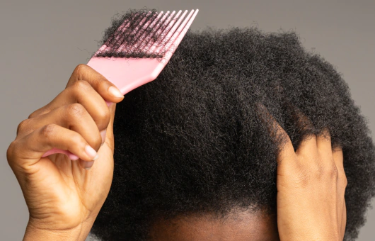 cheveux crépus afro