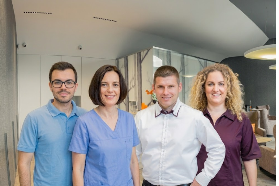 Equipe de la clinique Kiralydent a Budapest