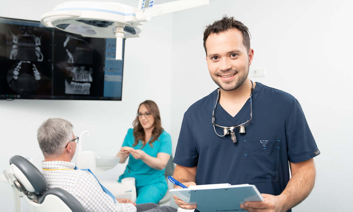 photo du chirurgien dentiste docteur fradique montes