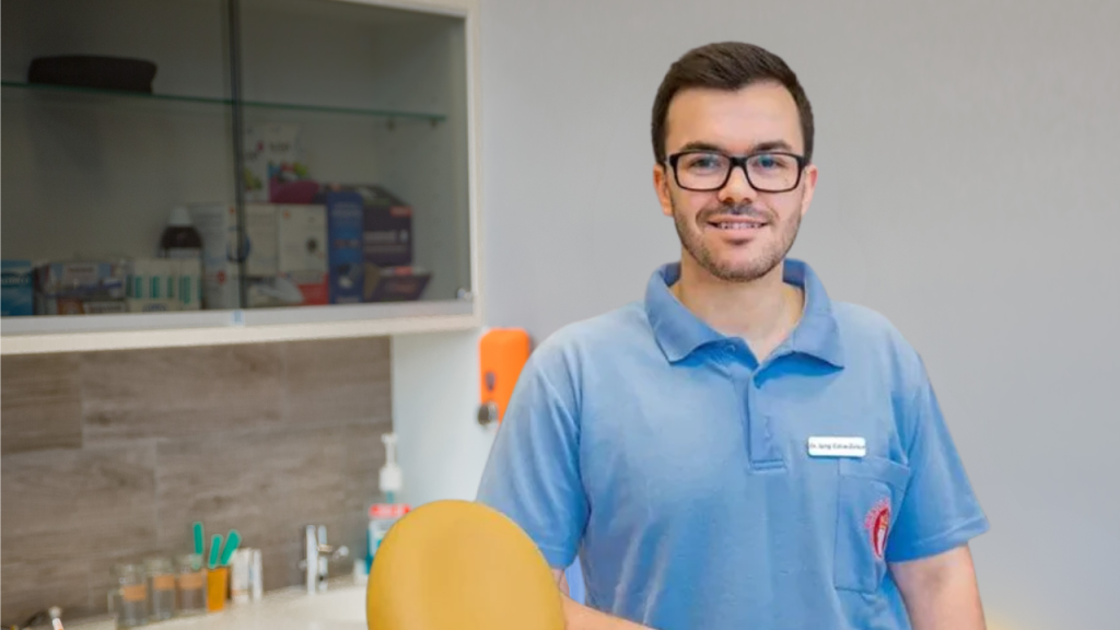 photo du chirurgien dentiste docteur edvin sarig