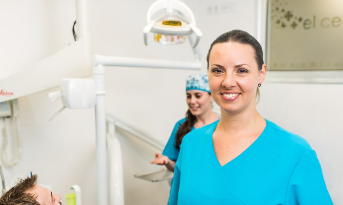 photo du chirurgien dentiste docteur jana bacharova