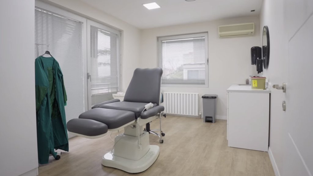 salle d'opération clinique capillaire turque
